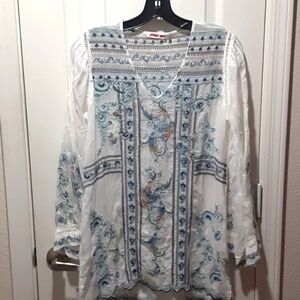 Johnny Was White Embroidered V-Neck Tunic with Blue and Tan Floral Motif